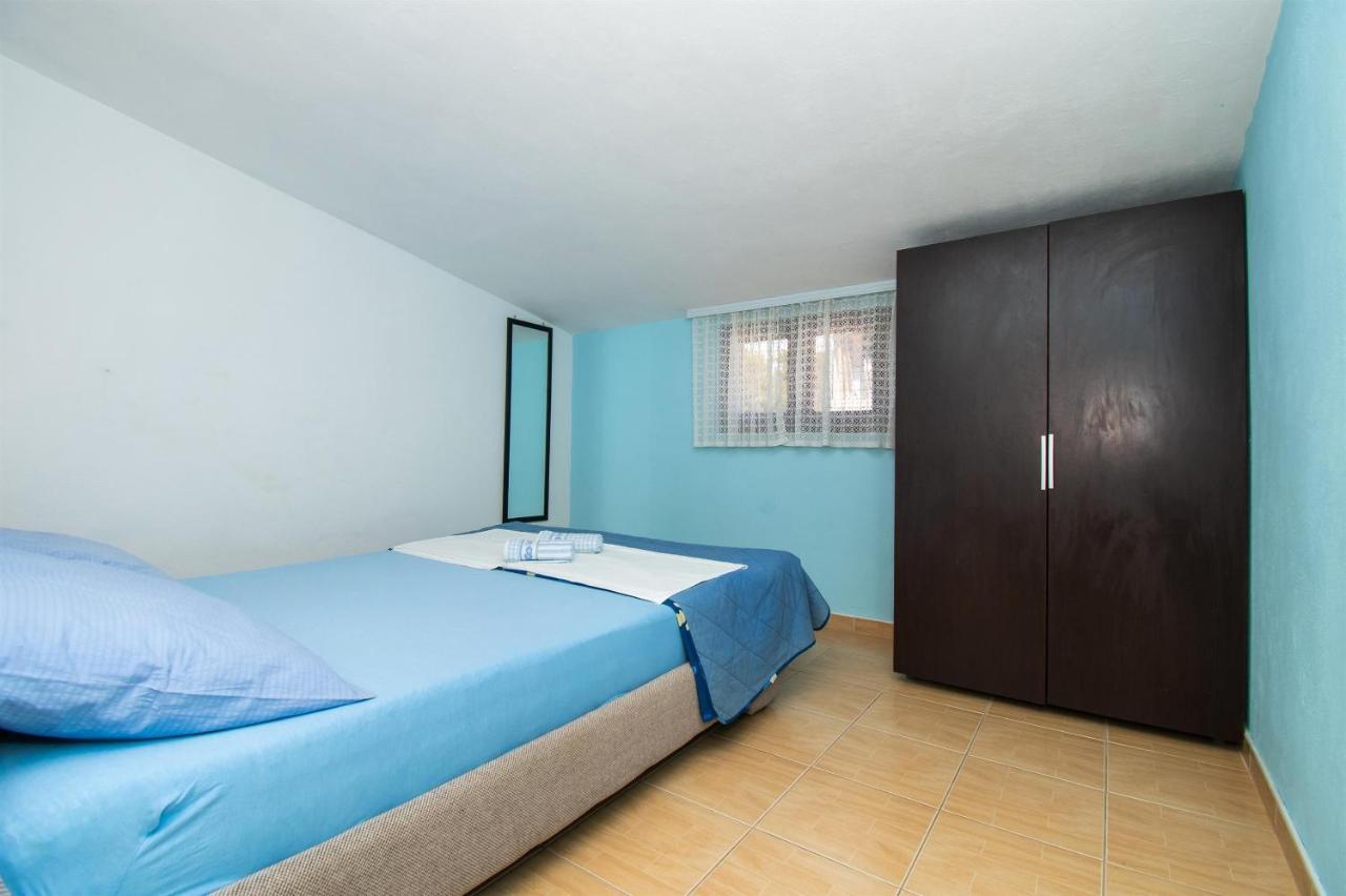 Apartments Dijana Pakoštane Exterior foto