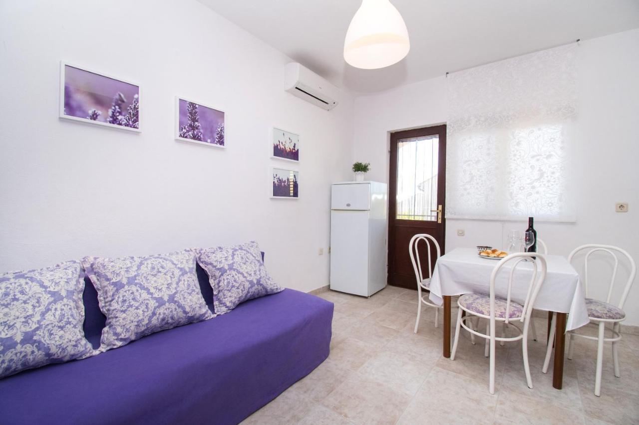 Apartments Dijana Pakoštane Exterior foto