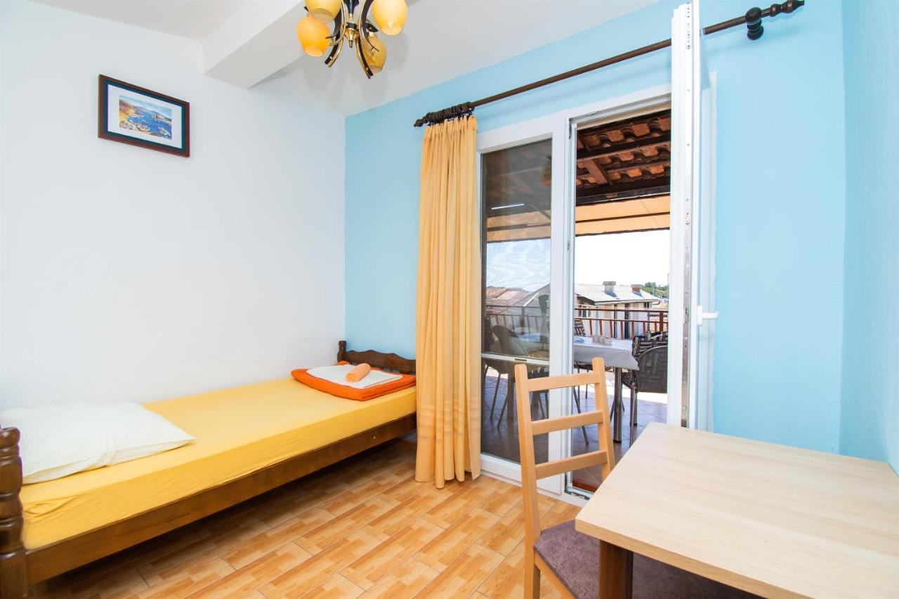 Apartments Dijana Pakoštane Exterior foto