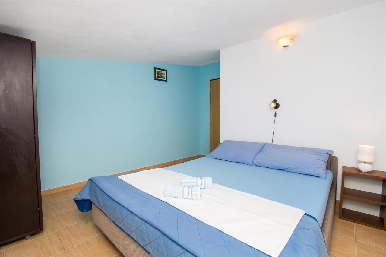 Apartments Dijana Pakoštane Exterior foto